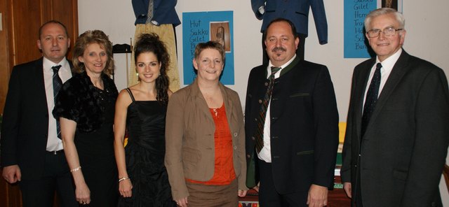 Obmann Georg Steurer, Kapellmeisterin Regina Kolm, Nadine Müllner, Bettina Fürnsinn, Johannes Wagner und Erich Hag.