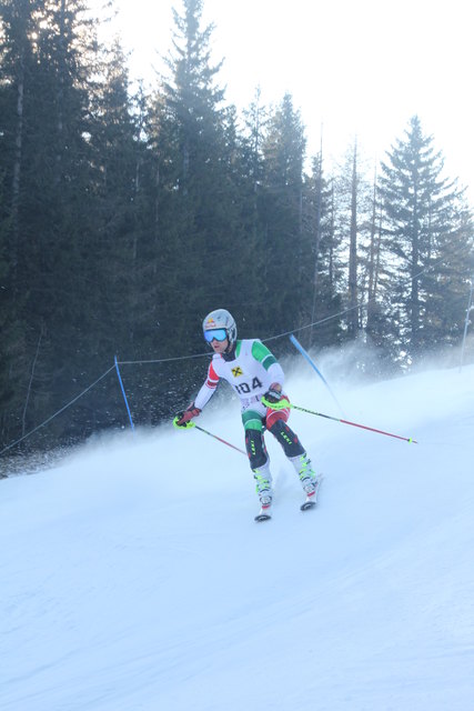 Beim Skifahren in seinem Element: Paul Sallegger düst den Hang hinunter.