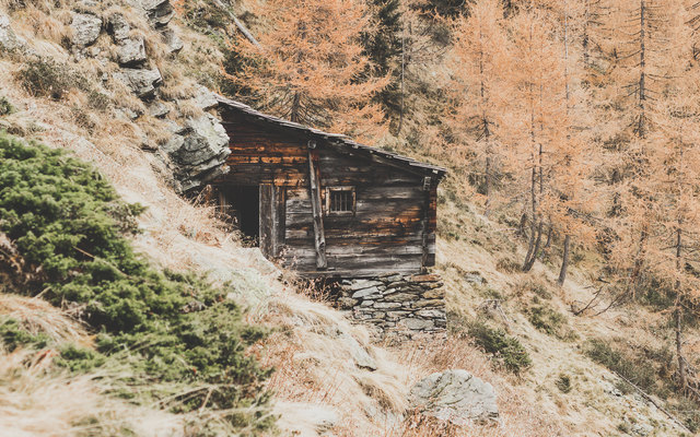 Der Ausgangspunkt: Die idyllische Wangenitzalm (1.376 m). Gleich zu Beginn sind wir begeistert, welch schöne Landschaft uns hier erwartet. Ja, das wird gut.