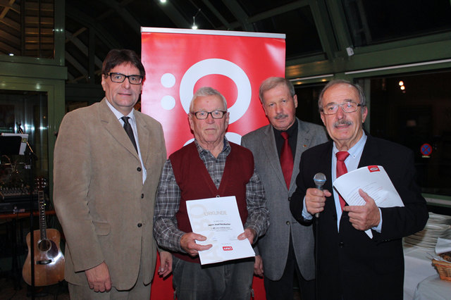 60 Jahre unfallfrei durch Josef Reinbacher, geehrt von BH Hannes Peißl, Johann Kogelfranz und Ludwig Leth