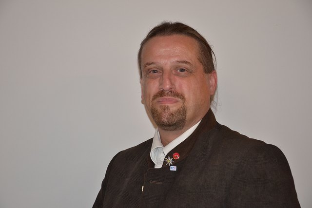 FPÖ Ortsparteiobmann Walter Gall: "Nur EIN Dorfpolizist für FÜNF Gemeinden. Wie soll das ein einziger Exekutivbeamter schaffen?"