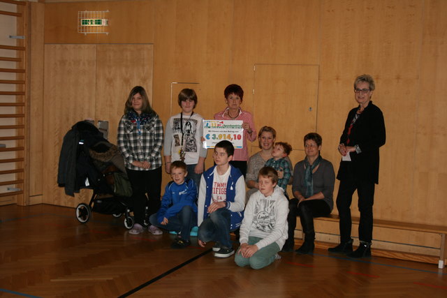 Jugendliche der NMS St. Michael sammelten für den kranken Tobias.