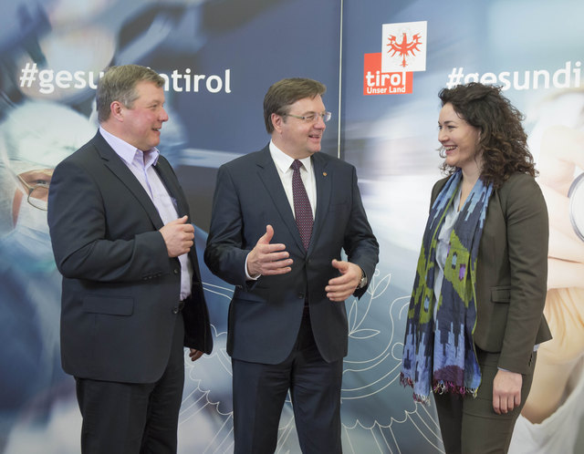 LR Bernhard Tilg, LH Günther Platter und LHStvin Ingrid Felipe nach der Regierungsklausur