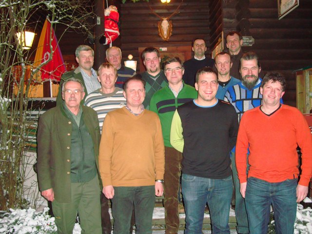 Bild: v.li.: Karlheinz Piringer, Heribert Kössner, Bernhard Weinelt, Ing. Rudolf Schuh, DI Josef Weichselbaum, Karl Böhm, Robert Thür, Johannes Zeller, Obmann Markus Zimmermann, Johann Kainz, Christian Müllner, Martin Bittermann, Andreas Koll.