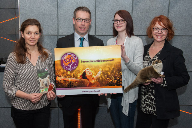 Sigrid Zederbauer, Pressesprecherin BÄRENWALD Arbesbach, Anton Hackner, Dienststellenleiter der Mariazellerbahn, Sabrina Gaupmann, Marketing SONNENWELT Großschönau und Sonja Eder, Pressesprecherin „Naturpark Hochmoor – UnterWasserReich Schrems.