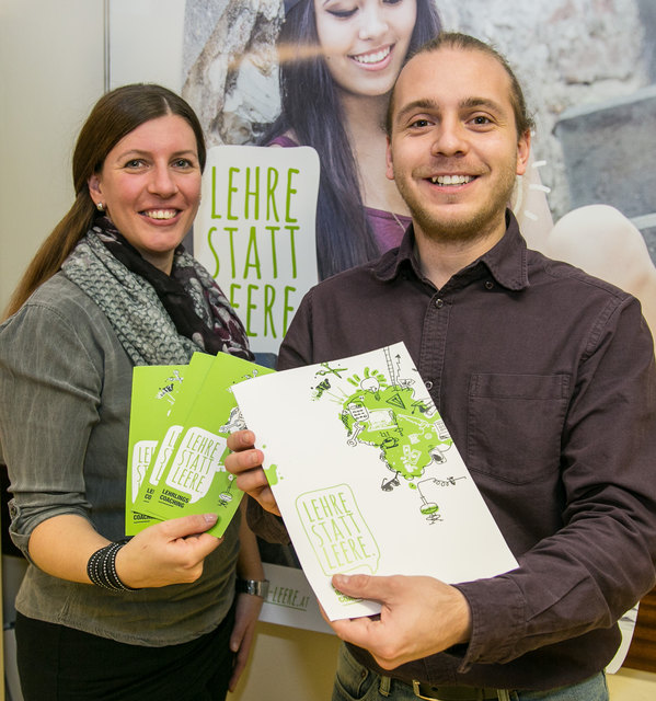 Martin Giefing und Sandra Schmidt vom Jugendreferat der AK Burgeland begrüßen das Lehrlingschoaching „Lehre statt Leere“.