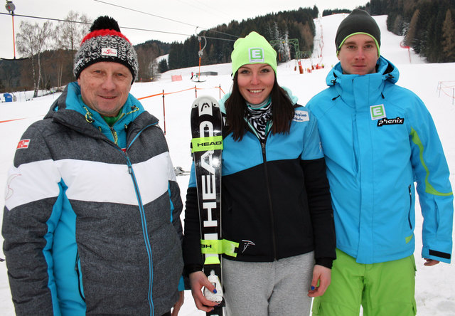 Lisa Eisenbeitl durfte die Gratulationen von Gert Ehn (l.) und Dominik Jetz entgegennehmen. | Foto: KK