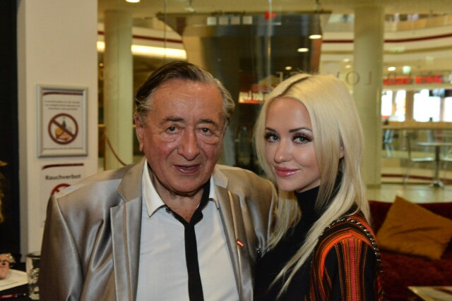 Bei der Opernball-Pressekonferenz: Richard Lugner mit seiner Gattin Cathy.