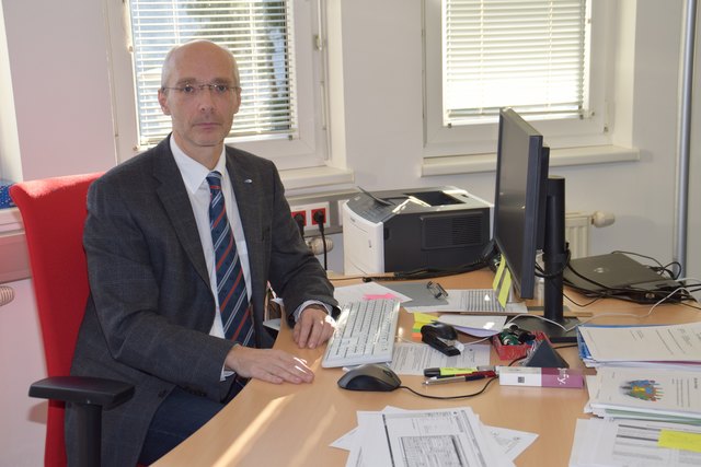 Alfred Walbert informiert über die Jugendarbeit des AMS Gänserndorf.