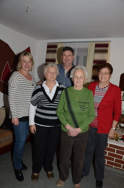 Gemeinde und Seniorenbund Gratulierten Josefa Lechner zum 85. Geburtstag.