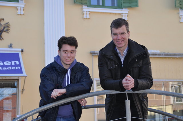 Der argentinische Austauschschüler Stefano Pisani Badano (l.) mit seinem Ansprechpartner Heinz Breschan