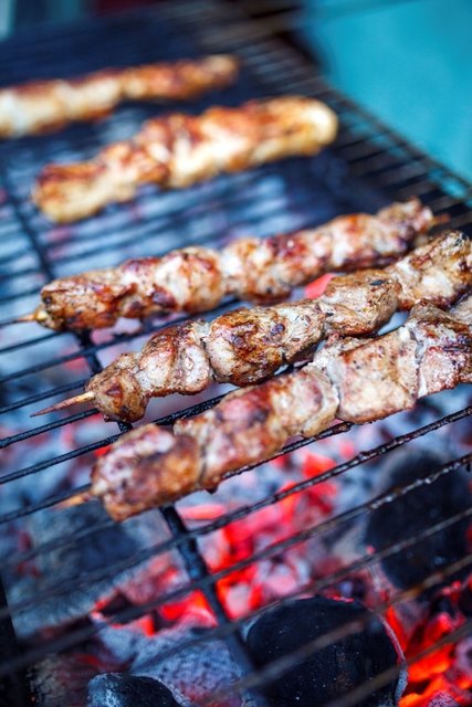 Gegrilltes schmeckt nicht nur im Sommer gut.