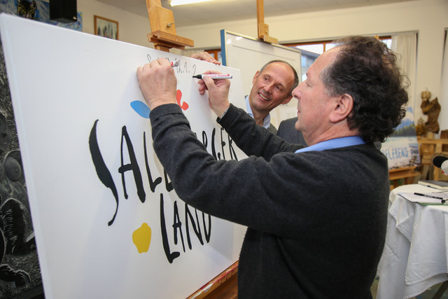 Das neue Logo soll vor allem individuell sein. Im Bild SLTG-GF Leo Bauernberger (links) und Johann Weyringer.