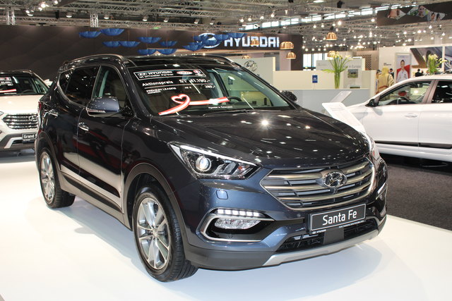 Der Hyundai Santa Fe unterlief Ende 2015 eine Modellpflege.