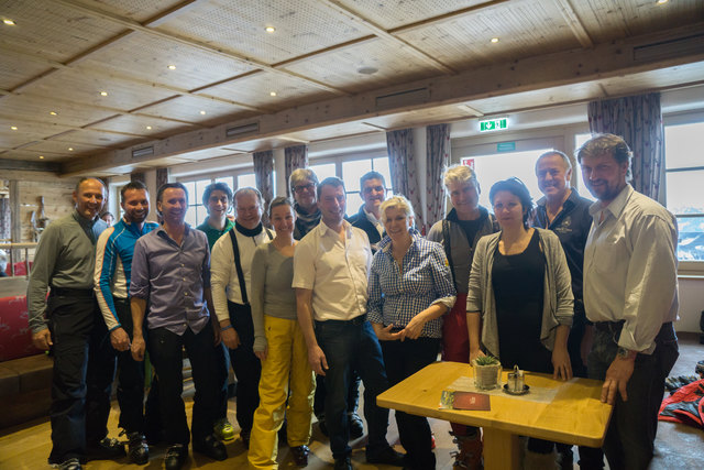vlnr: SLT (Salzburg Land Tourismus) Geschäftsführer Leo Bauernberger, Hotel Nesslerhof Hermann Neudegger, Hotel Moar Gut Sepp Kendlbacher, Hotel GROSSARLER HOF Markus Andexer, Fritz und Elisabeth Wieninger Weingut Wieninger, Hans Reeh Weingut Hannes Reeh,