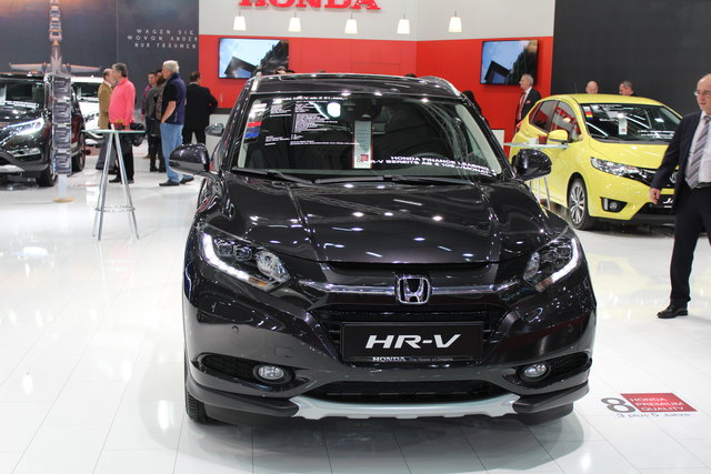 Honda HR-V steht SUV-Fans mait 1,5-Liter-Benziner und 1,6-Liter-Diesel zur Verfügung. Er bietet bis zu 1.533 Liter Ladekapazität. Ab 21.490 Euro.