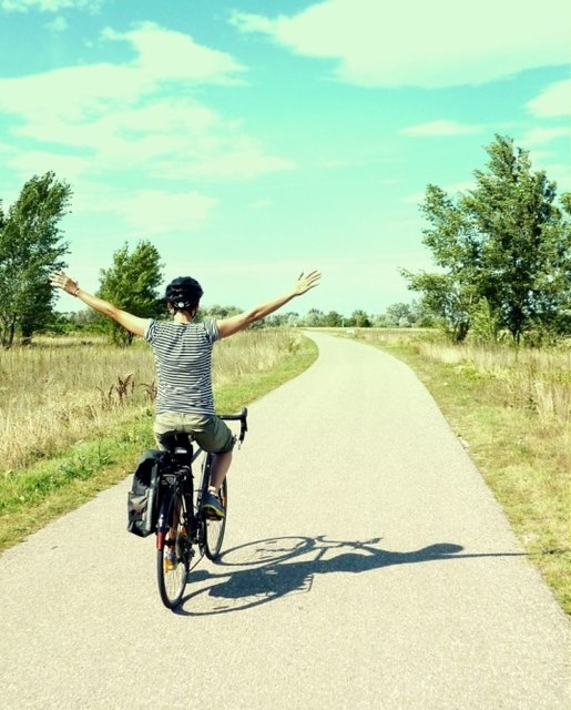 Qi Radlerei - vom Glück sich zu bewegen. Fahrradtouren und Qi Gong mit Sabine Dönz und Eva Neumayer