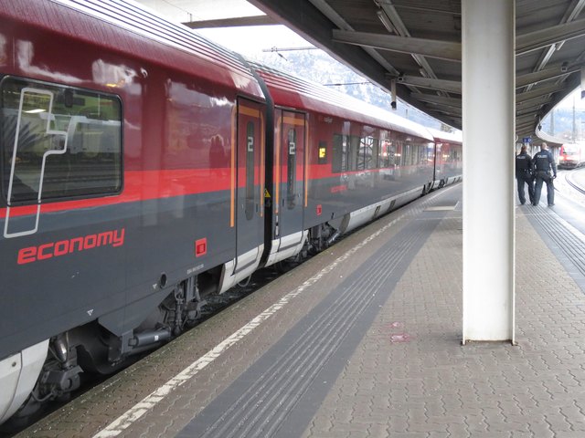 Am Bahnsteig in Kufstein