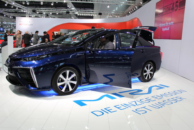 Zum Jubiäum "45 Jahre Toyota Frey" wird gefeiert. Neben der Österreich-Premiere des Brennstoffzellen-Fahrzeugs Mirai gibt es für die beliebtesten Baureihen die Edition 45.