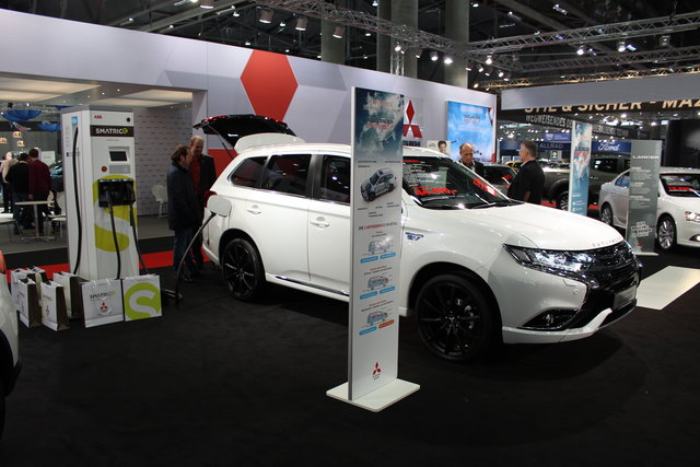 Der neue Mitsubishi Outlander Plug-in-Hybrid mit Allradantrieb startet ab 44.490 Euro.