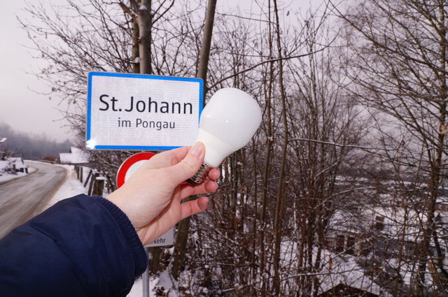 Die alte Glühbirne hat ausgedient: 1.300 Lichtpunkte werden in St. Johann auf LED-Beleuchtung umgestellt.