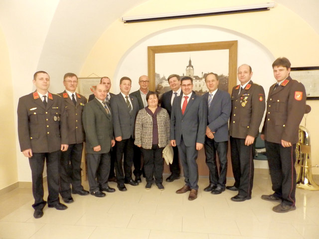 Bürgermeister Meißl mit einigen Vereinsvertretern beim Neujahrsempfang.