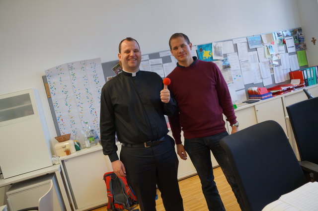 Organisator Tassimo Lorenz und Jurymitglied Christian Rohringer sind auf die Verkleidungen der Jungen gespannt.