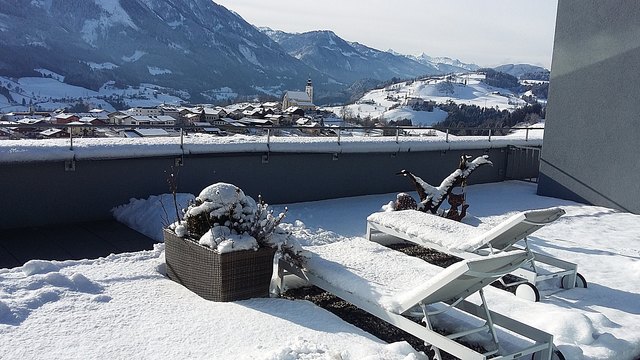 Endlich schüttelte Frau Holle ein paar Schneeflocken auf die Erde und hüllte unsere bezaubernde Landschaft in eine weiße Schneedecke.