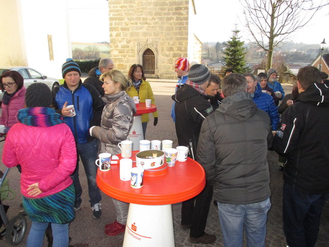 reger Betrieb am Punschstand