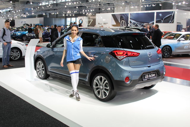 Der Hyundai i20 Active ist ab 16.090 Euro zu haben. Der Crossover erweitert das europäische SUV- und Crossover-Angebot von Hyundai mit Tucson, Santa Fe und Grand Santa Fe.