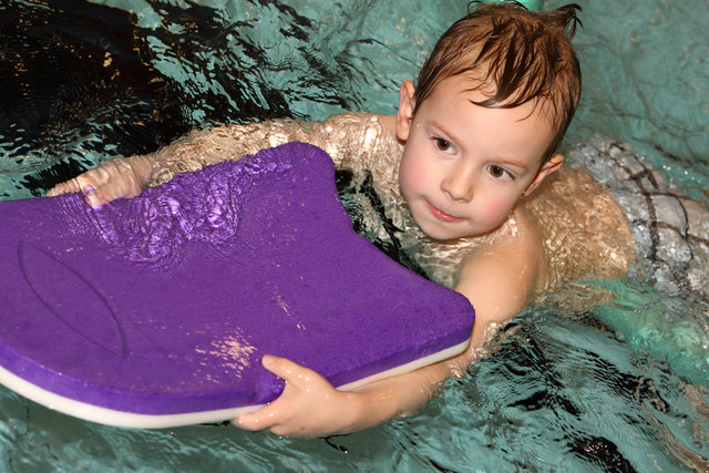 Zwei Kurse – zum Schwimmen lernen und zum Technik verbessern – starten am 3. Februar in Ulrichsberg.