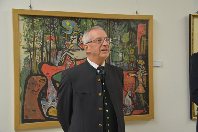 Museumkustos Ulrich Höllhuber eröffnte die Ausstellung kürzlich in der Bachschmiede.