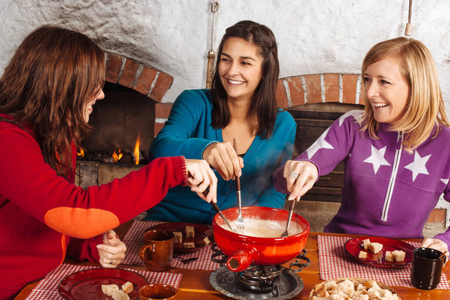 Essen macht Spaß, im Winter ist der Hunger oft besonders groß, das ist genetisch bedingt.