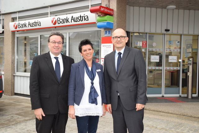 Weiterhin für ihre 4.400 Kunden da: Filialleiter Andreas Unger, Andrea Kirisits, Andreas Schranz (von rechts)