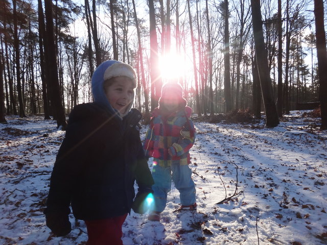 Der weiße Spaß: Die Kinder genossen die ersten Stunden im Schnee sichtlich.