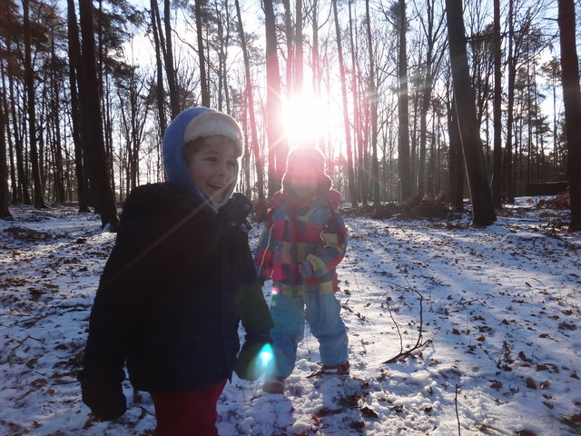 Der weiße Spaß: Die Kinder genossen die ersten Stunden im Schnee sichtlich. | Foto: Schagerl