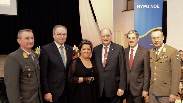 Brig. Christian Habersatter, NÖ LAbg. Mag. Stephan Pernkopf, LH-Stv. Mag. Karin Renner, NR-Abg. Otto Pendl, Mag. Erwin Hameseder (Raiffeisen Holding NÖ-Wien), Brig. Rudolf Striedinger.