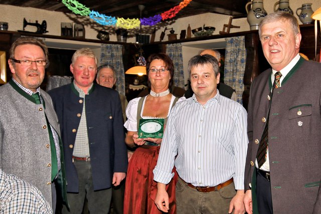 Bgm. Helmut Schopf, Jagdleiter Albert Wallner, Wirtsleute Christine und Karl Kapfhammer, Bezirksjägermeister Franz Stadler