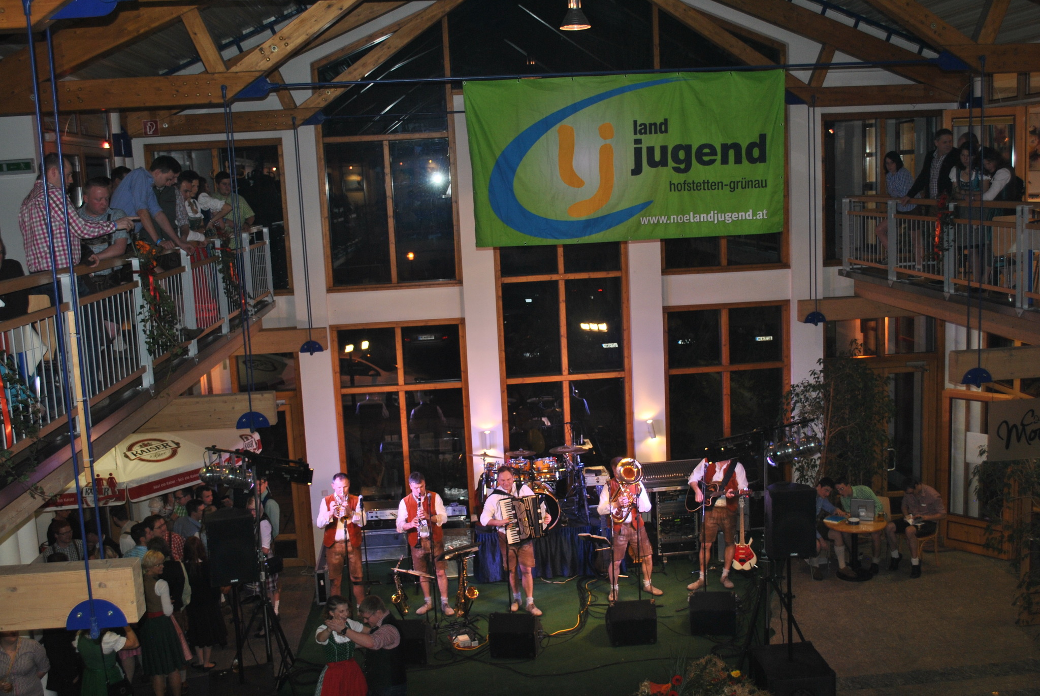 Lebring-sankt margarethen singles aus kostenlos. Single brse Single mann in hofstetten-grnau. Single kino Singles aktiv aus podersdorf am see. Gmnd Partnervermittlung aus wrgl - Meine stadt singles in