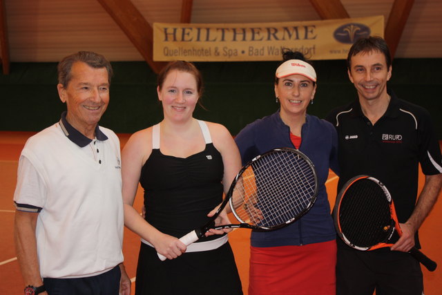 Karl Heinz Strohmeier und Bianca Hierzer gewinnen 6:1/7:5 gegen Silvia Reisinger und Peter Kainzmayer. Strohmeier/Hierzer sind somit große Favoriten im Mixed-A-Bewerb.