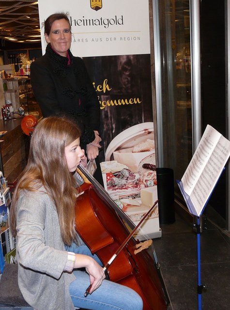 Hannah Klingler an der Bratsche mit Alexandria Gieringer