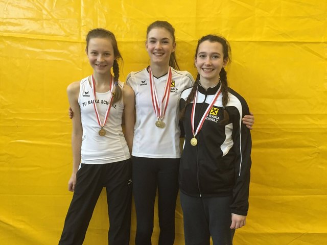 Die erfolgreichen Mädels der Tu-Raika Schwaz Eva Simon, Sandra Astner und Anna Gürtler