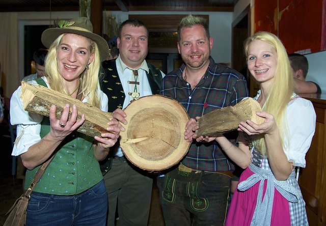 Stolz auf Holz: Anja Buzzi, Franz Rodler, Karl Ogris und Stefanie Müller (v. l.)