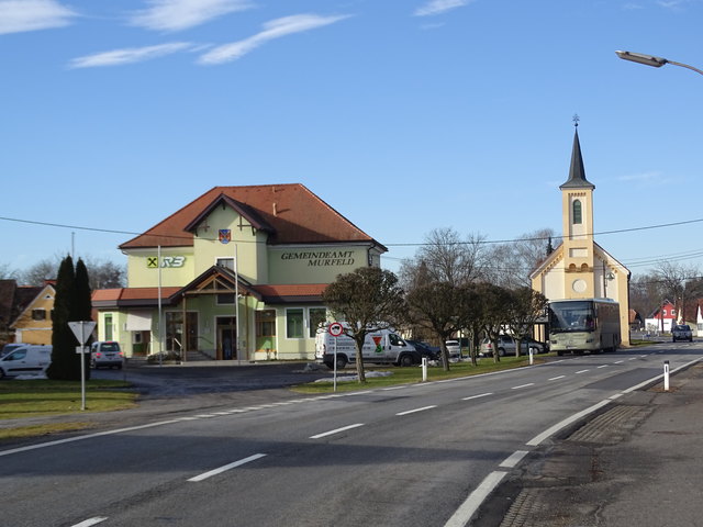 Das Gemeindeamt von Murfeld ist in der Katastralgemeinde Lichendorf neben der Kapelle angesiedelt.