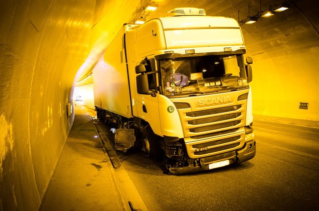 Der kaputte Lkw stand im Assingbergtunnel, verletzt wurde zum Glück niemand. | Foto: FF Mooskirchen