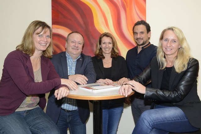 BFI-Chef Peter Maier (2. von links) freut sich, dass trotz AMS-Budgetkürzungen die Schulungsbemühungen für Arbeitslose fruchten.