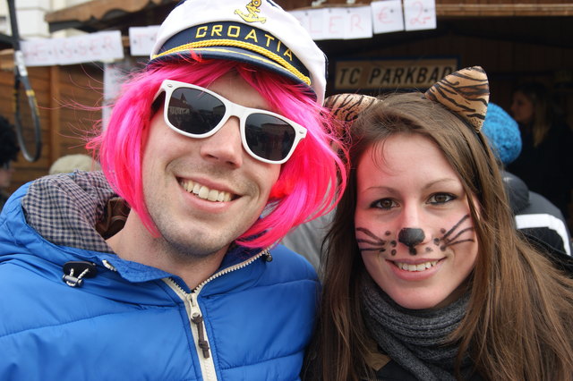 Matthias Schweighoferund Elisa Penz gingen im Vorjahr als hiper Matrose und freche Katze zum Faschingsumzug Wilhelmsburg. | Foto: Butter