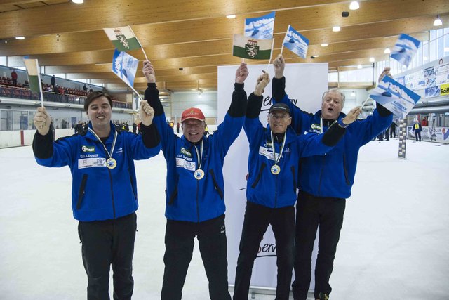 Team Taler aus Leoben: (v.l.n.r.) Felix Wilding, Lorenz Brantner, Edmund Lebenbauer und Heribert Neukamp | Foto: ServusTV/Kukuvec