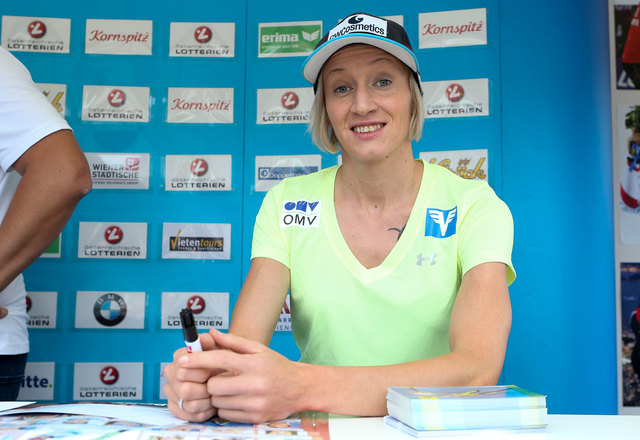 Drei Podestplätze in Japan: Daniela Iraschko-Stolz.
