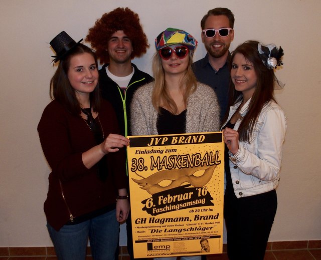 Lorena Hagmann, Christian Ebner, Elisa Groß, Reinhard Gutmann und Kerstin Kreuzer (v.l.) laden herzlich zum Ball. | Foto: JVP Brand